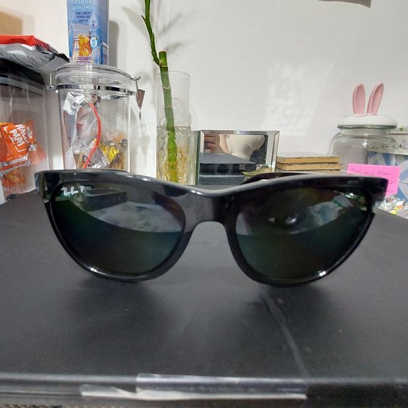 Ray-Ban Black Polarized Sunglasses MODEL CODE RB4184 main image 10